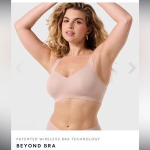 NWT Evelyn and Bobbie Beyond Bra in Petal Drift